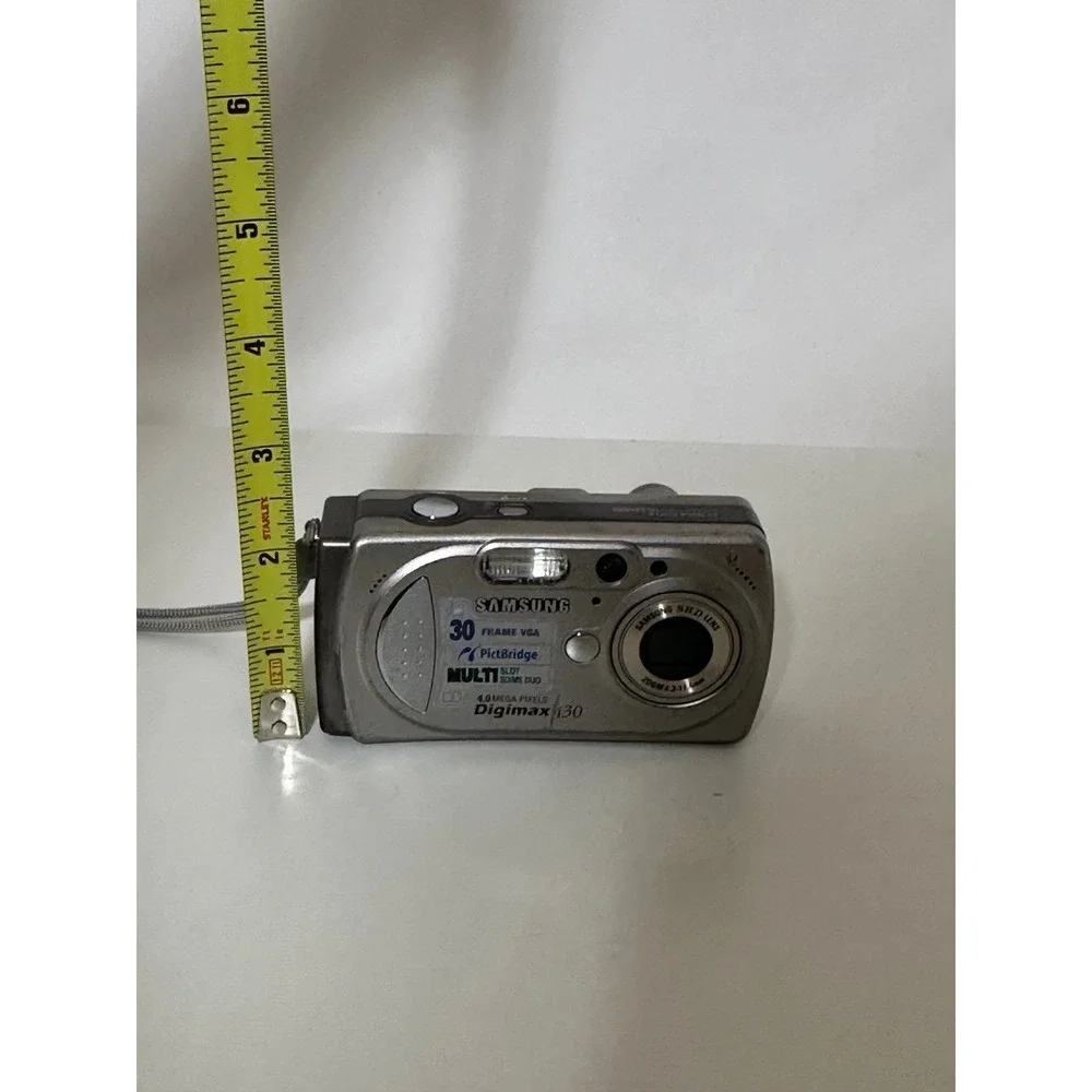 Samsung Digimax 430 digital camera For Parts Only